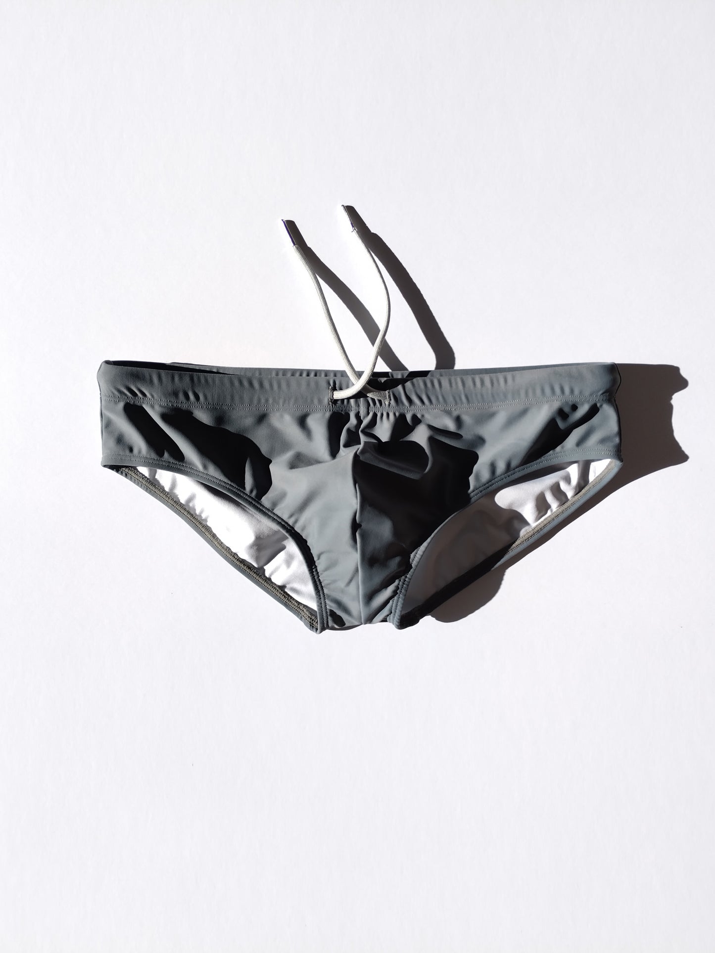 Août swim brief 001 Minimal Grey